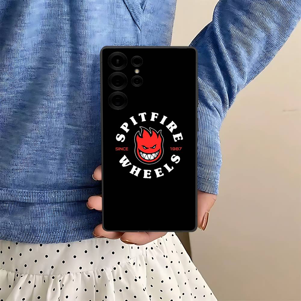 

Fashion S-Spitfire Skateboard Phone Case For Samsung S 24 Fe 25 Ultra Plus 20 Lite 21 30 22 23 24 22 Ultra 5G Fundas Samsung S23 ULTRA 5G