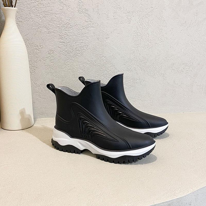Women's Rain Boots Fashionable Outdoor Rain Boots Short Tube Summer Water Shoes Waterproof Non-slip Kitchen Work Shoes Rainy Day Women's Shoes