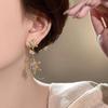New Shiny Snowflake Earrings for Women Unique Imitation Pearl Long Chain Rhinestone Retro Pendant Earrings Fashionable Jewelry