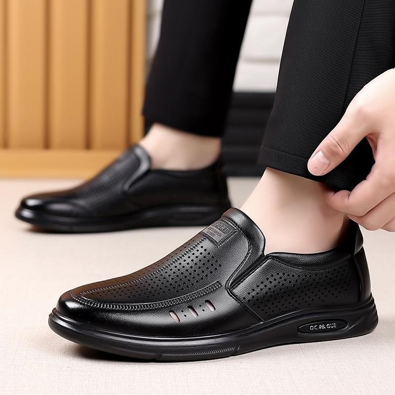 Non-slip waterproof and oil-proof kitchen leather shoes chef solid breathable work men's shoes summer men's leather casual sandals