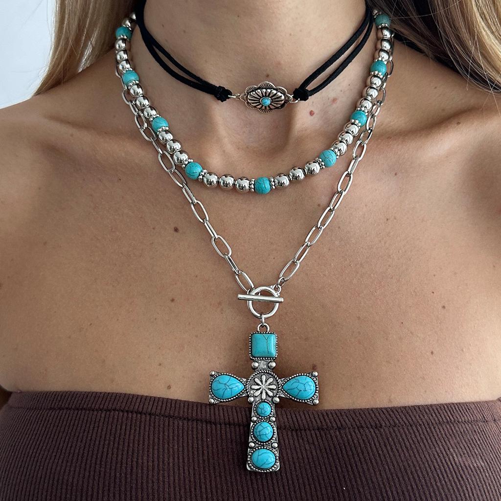 Ethnic Style Imitation Turquoise Beaded Cow Head Pendant Necklace, Retro Cross Flannel Collarbone Necklace