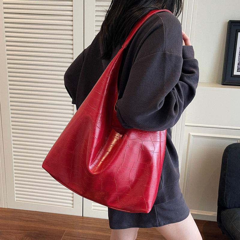 Niche fashion bag women's new large-capacity fashion retro shoulder bag versatile casual tote bag