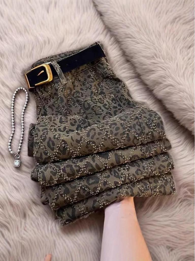 Jeans Feminino Tendência 2026 Cintura Alta Perna Larga Estampa de Leopardo