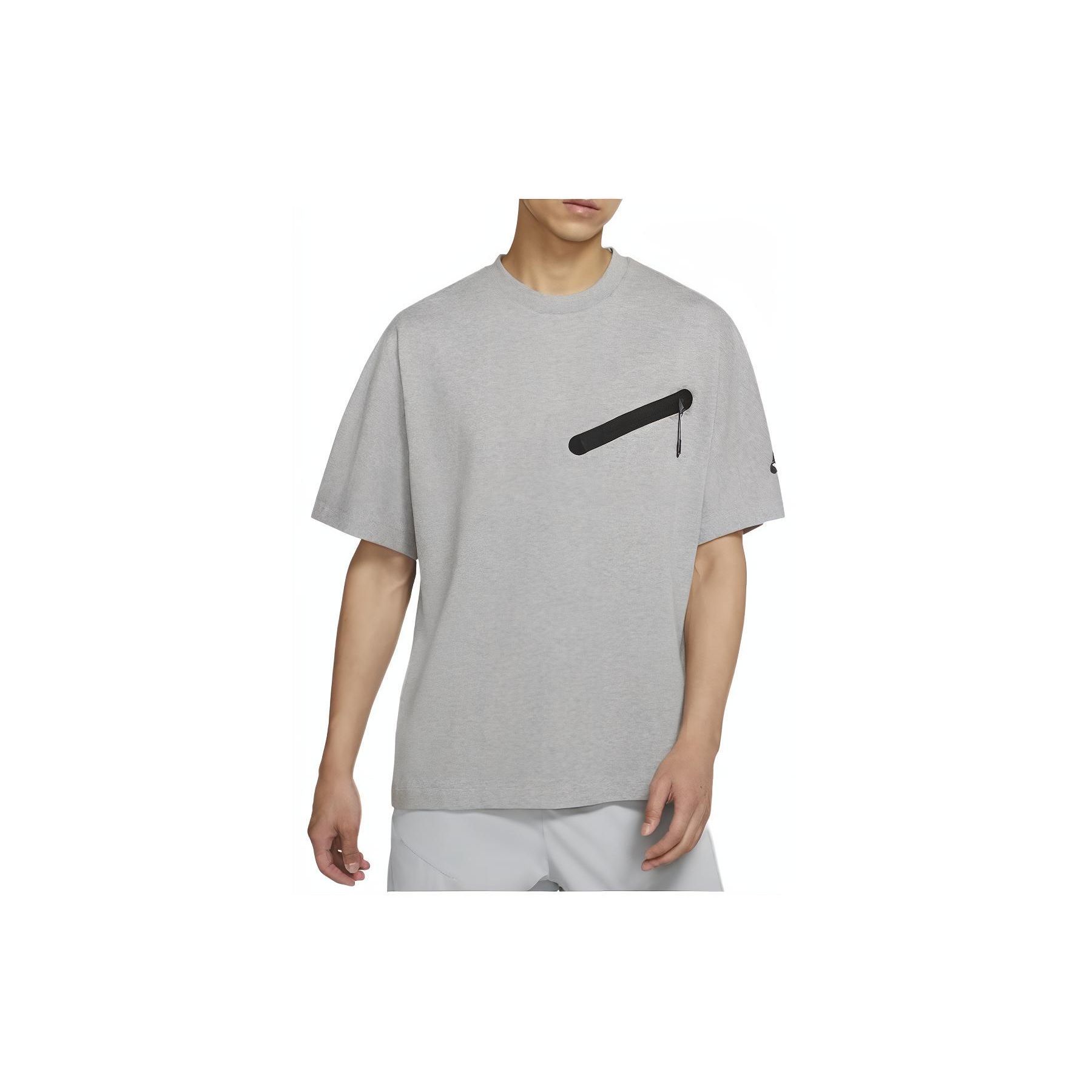 

Мужская футболка с коротким рукавом и карманом на молнии Nike Dri-Fit Tech Серая DH7818-063 M