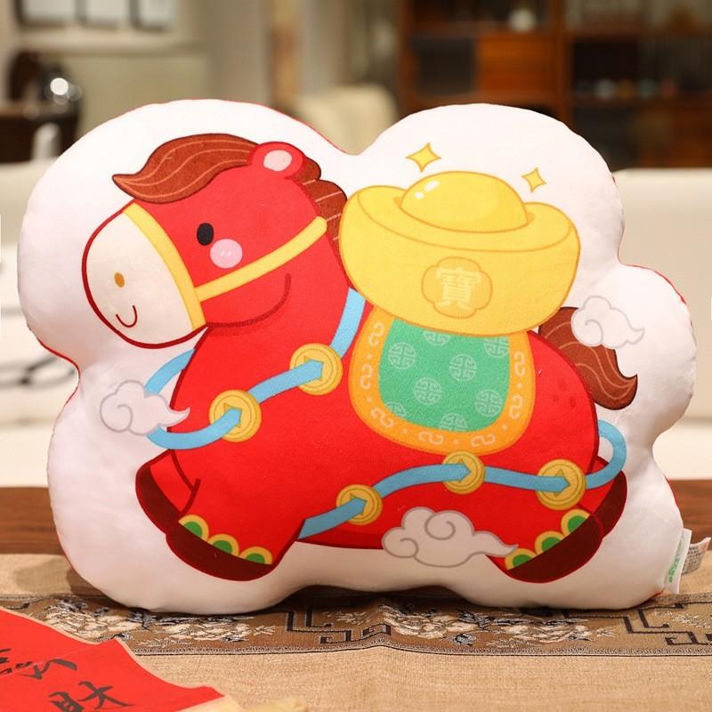 Chinesisches Tierkreiszeichen Jahr des Pferdes Plüschkissen mit Glücksgeld-Design für Geschenk und Dekoration