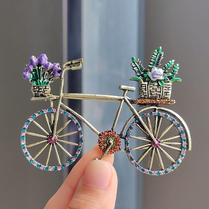 Vintage Creative Rhinestone Bicycle Brooches for Women 2-color Beautiful Taking Flower Bouquet Bike Brooch Pins Jewelry Gift
