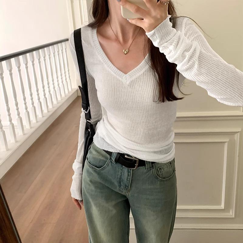 Unique and beautiful v-neck tulle slightly transparent knitted sweater women's early spring new slim-fit sunscreen blouse pink bottoming top