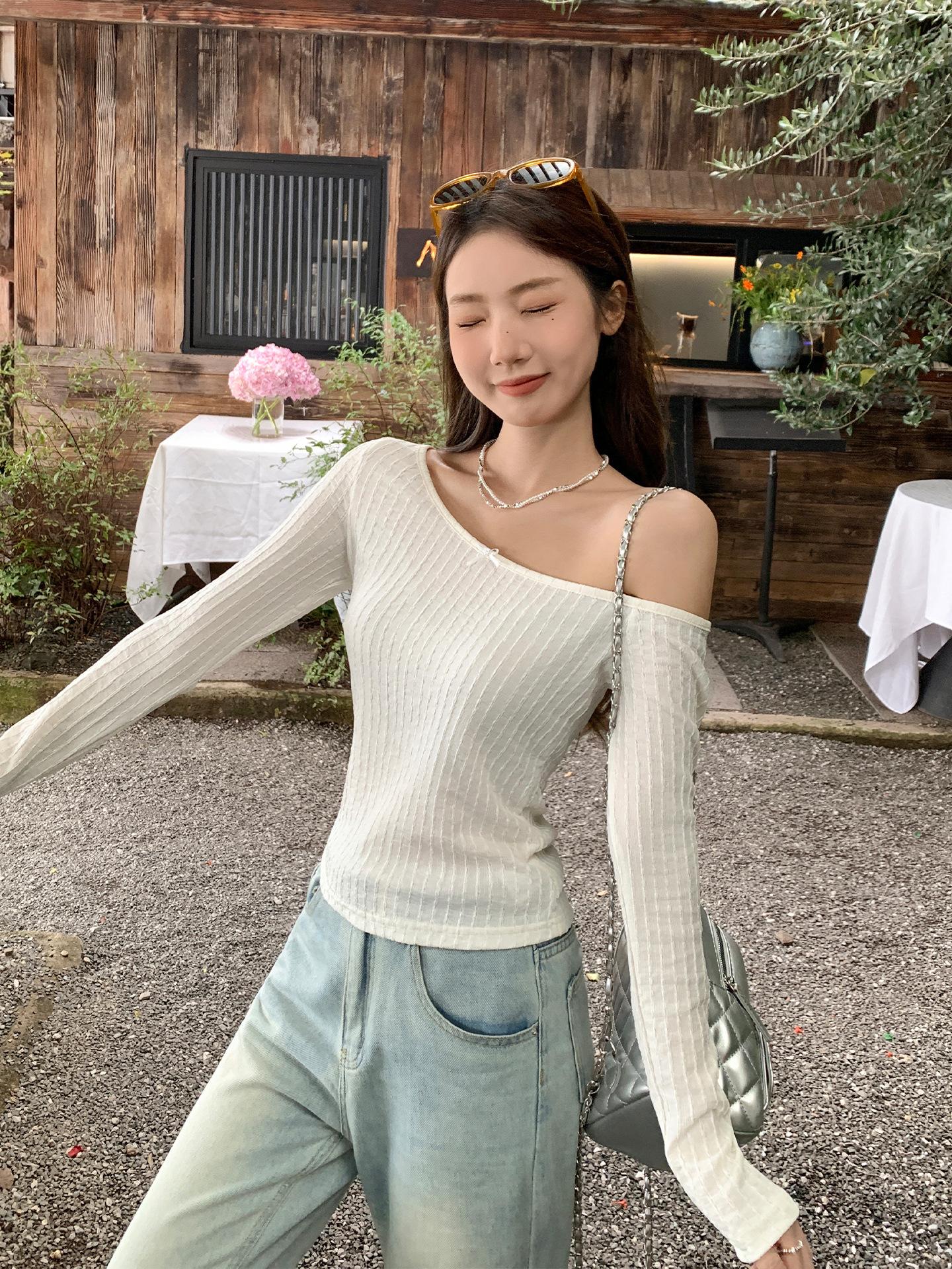 

Spice girl sexy slanted shoulder bow long-sleeved T-shirt women s early autumn new slim and thin design top S абрикосовый