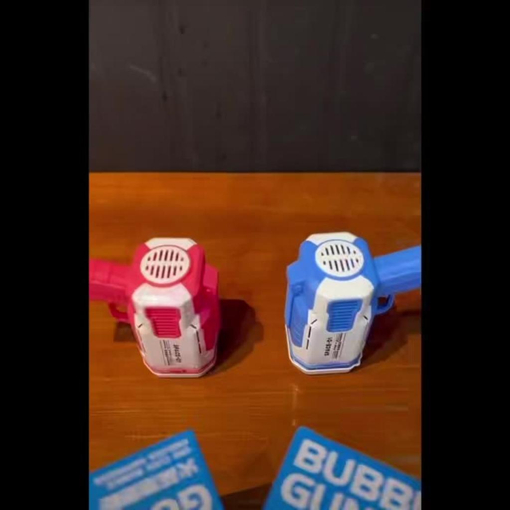 Boys and Girls Holding Bubble Machines, Playing Outdoors, Blowing Bubble Toys, Without Bubble Liquid or Batteries, Gifts for Holidays