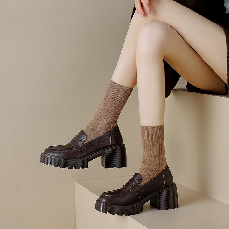 Осенне-летняя обувь из овчины с круглым носком на массивном каблуке Krazing Pot — фото 11