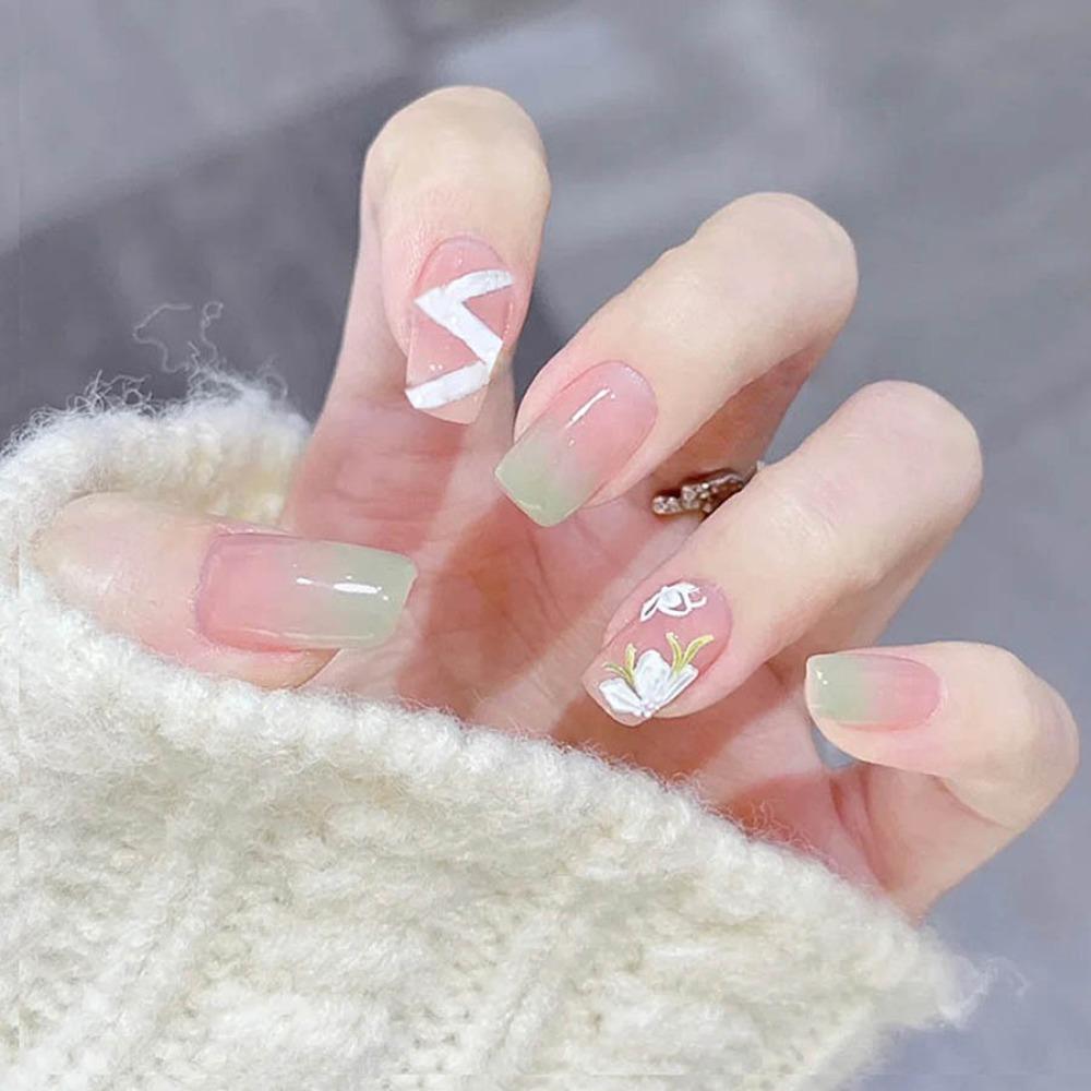 

Medium Length False Nail Square Shape Press on Nails Fashion French Fake Nails Women