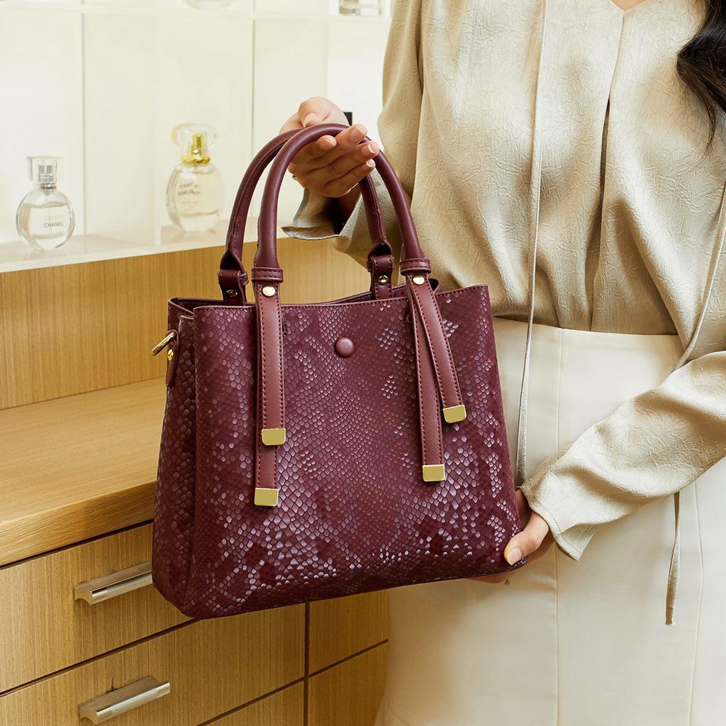 New Sequin Single-Shoulder Women's Handbag, Fashionable Commuting Large-Capacity Red Crossbody Bag