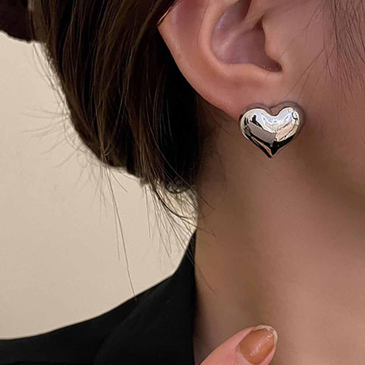 Gold Peach Metal Heart Stud Earrings for Women - Summer 2024 Hot-Selling Heart-shaped Design. серебряный