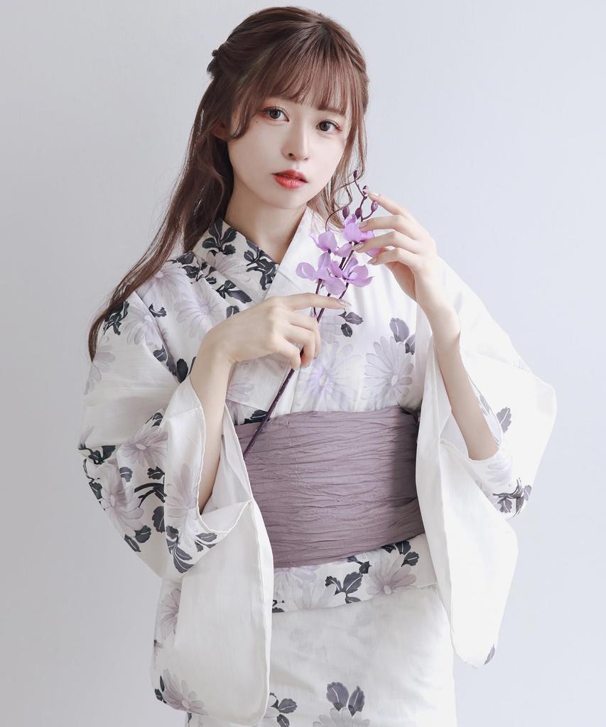 Yukata Set and in with a Variegated Weave Kokiku One Size Fits [KYOETSU] Women's 4-Piece (Yukata, Obi, Underwear, Geta) Off-White (Size AB, 7.