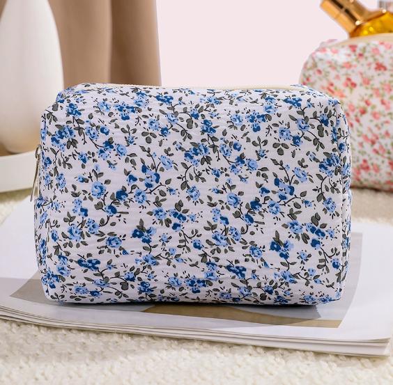 1Pc Flower Printed Quilted Makeup Bag, Puffy Zipper Design, Large Capacity Cosmetic Organizer for Travel & Toiletries