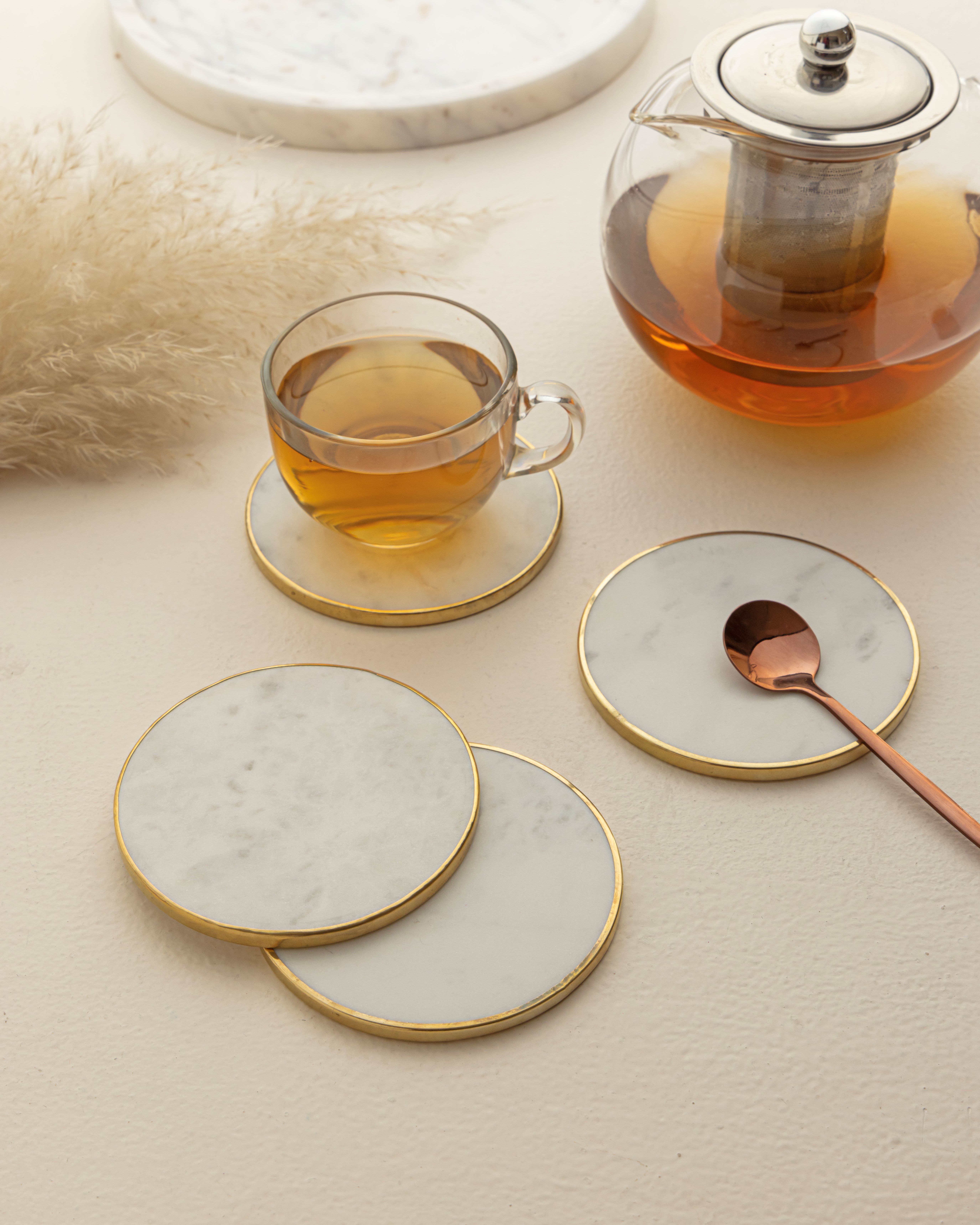 

Marble & Brass Coasters Set: Elegant Table Decor белый