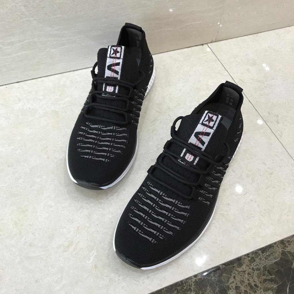 Men's shoes fly-woven shoes spring and summer new lightweight running shoes sports shoes travel shoes trendy shoes