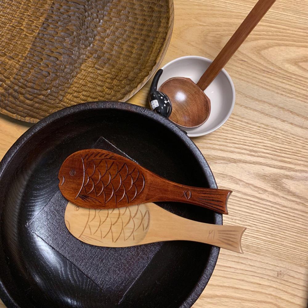 1pcs Wooden Rice Spoons Rice Scoop Paddle Cute Fish Shape Kitchen Rice Serving Spoon Wooden Utensils For Home