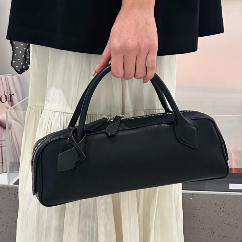 Douxiaozhu Leather Baguette Shoulder Bag