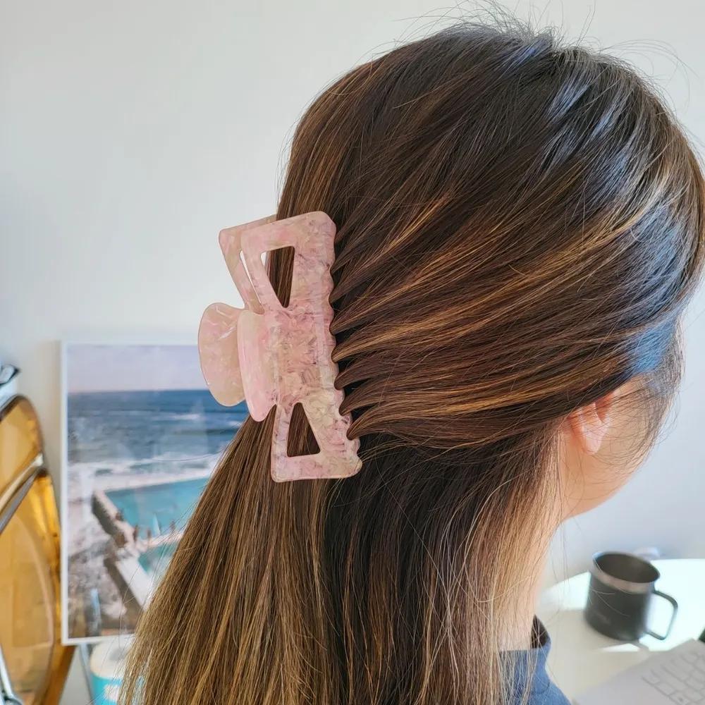 Mother-of-pearl hair clip 3. Purple Pink