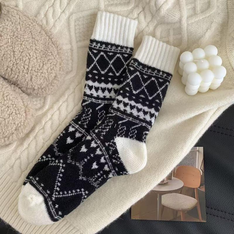 Women's Autumn and Winter Thick Woolen Loop Middle Tube Socks, Winter Cold Resistant Sleep Men's Breathable Long Socks
