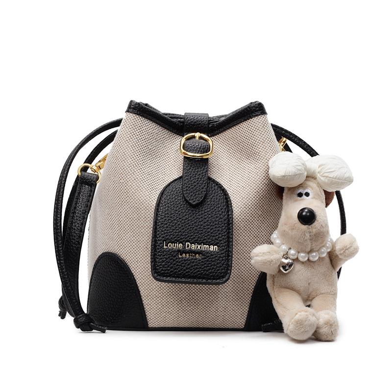 

Trend bags, handheld women s bags, summer new fashion trend, versatile shoulder bags, messenger bags No pendant чорний