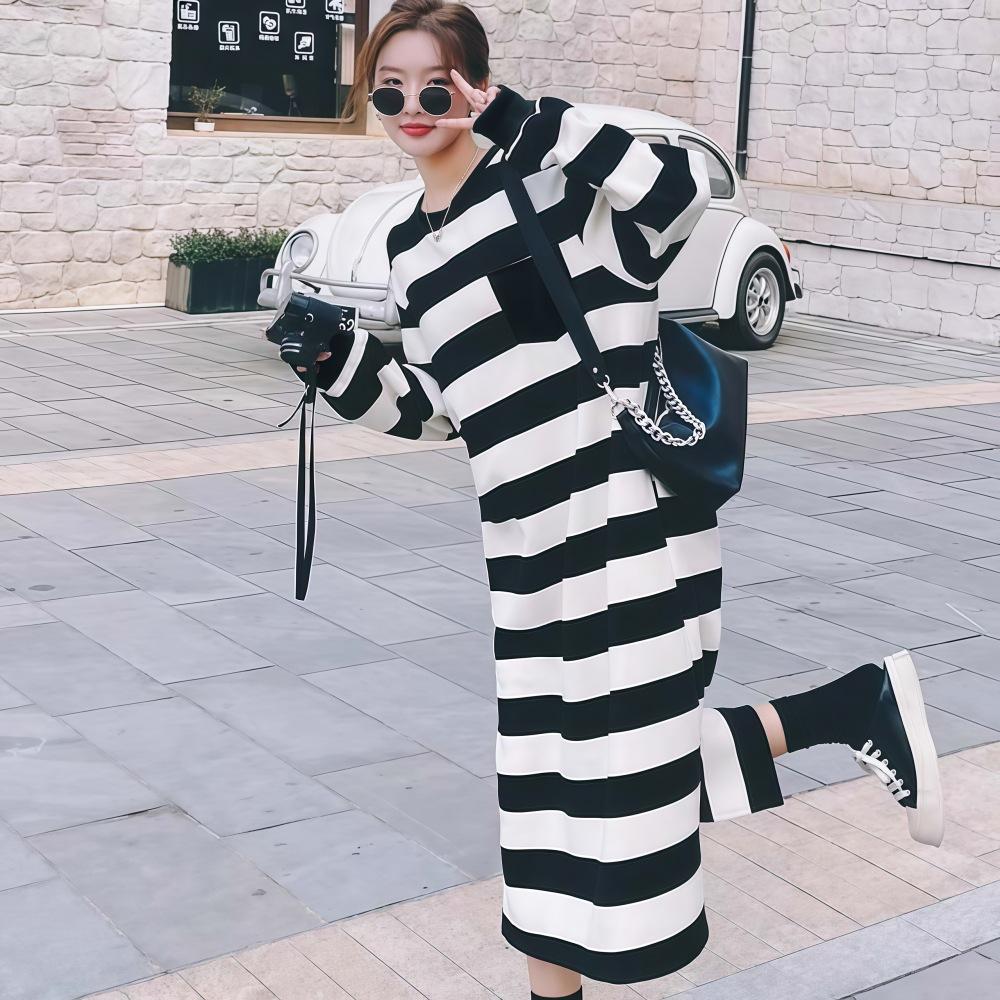 Spring and Autumn New Black and White Striped Long Sleeve Dress Loose Casual Skinny Split Knee Long T-Shirt Skirt Children
