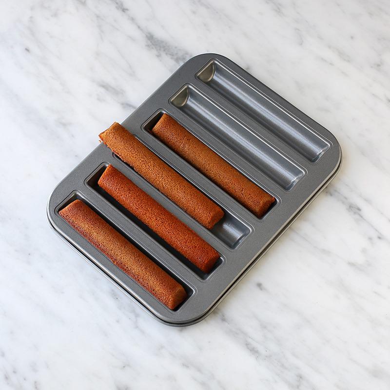 

Форма для выпечки 6-гнездная антипригарная для пирожных Финансье и Дамские пальчики 6-Cavity Cigar золотой