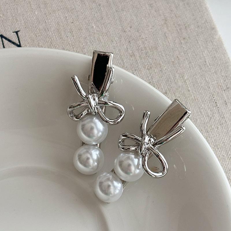 

1 шт., заколка для волос с искусственным жемчугом и бантом, металлическая заколка для волос серебристого цвета, заколка для волос в виде утконоса, женский инструмент для укладки волос серебряный