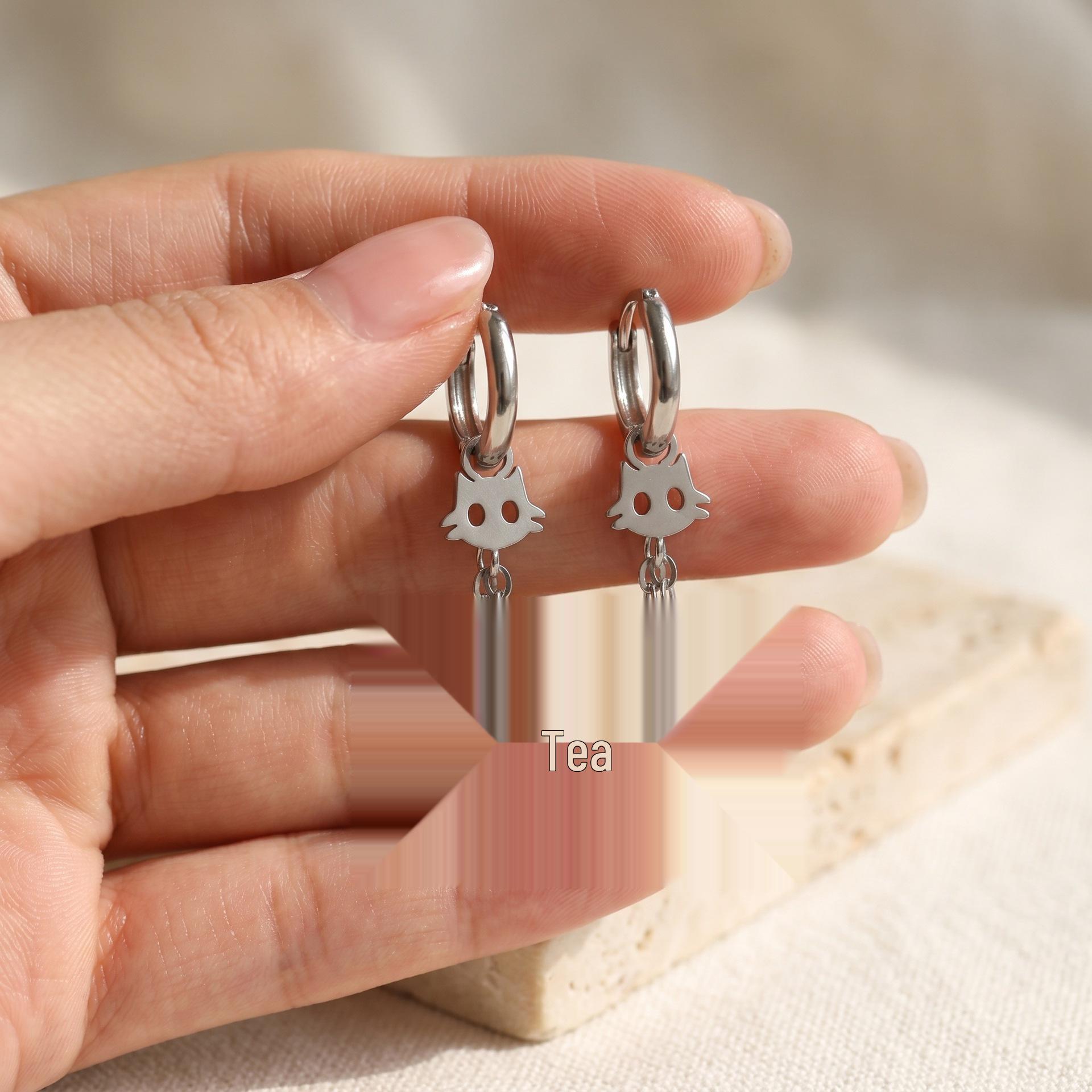 Elegant Korean Style Versatile Stud Earrings with Cute Cat and Star Tassels for Women