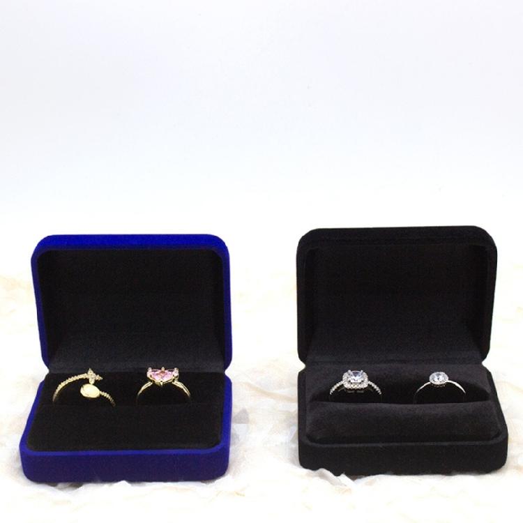 Elegant Velvety Finish Plastic Jewelry Case Ideal For Wedding Jewelry Display Offering Secure And Luxurious Protections