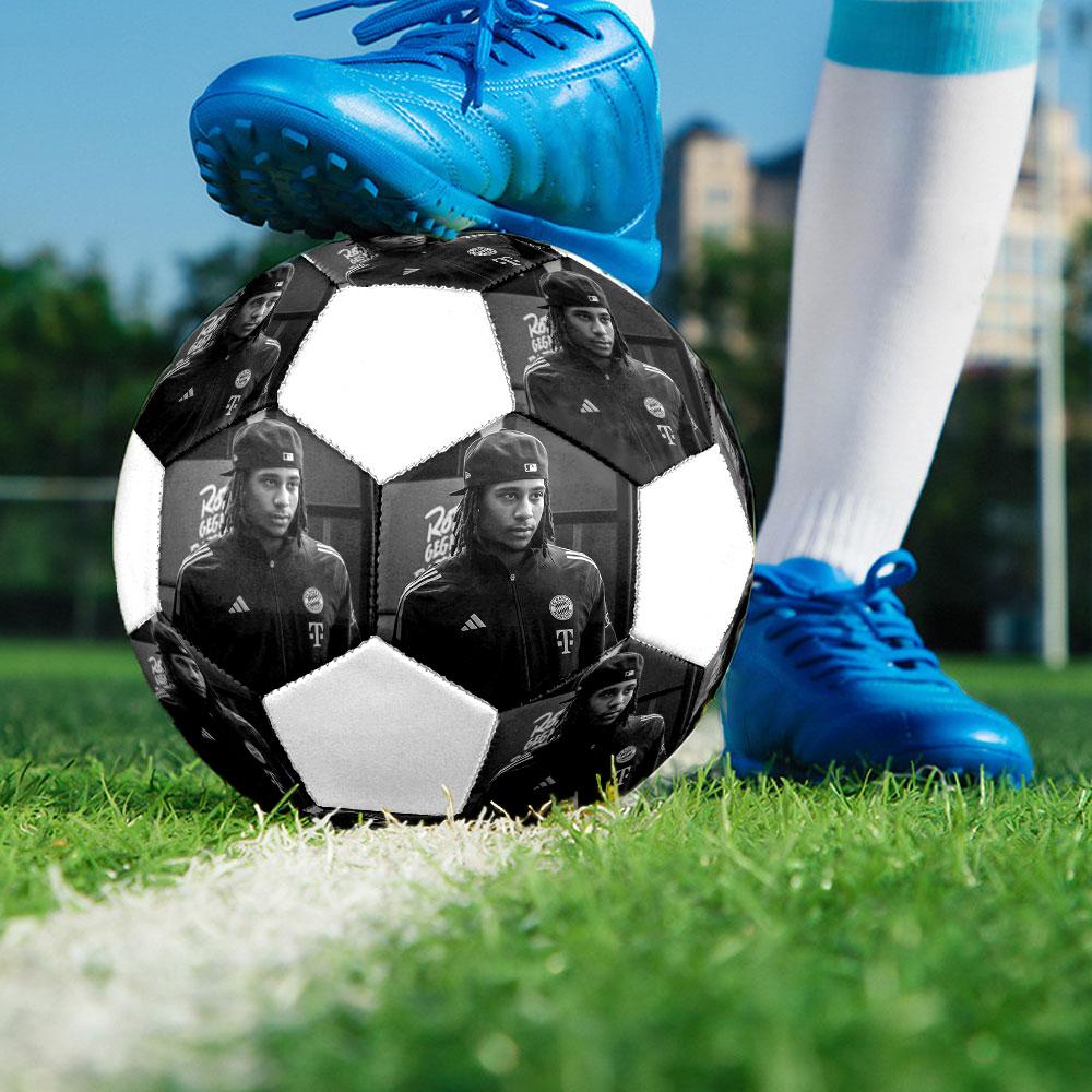 Pallone da Calcio Michael Olise Stampato Taglia 5, Cucito a Macchina in PVC, Resistente e ad Alto Rimbalzo, Adatto a Tutte le Età, Merchandising per tifosi, Partite e Uso all'Aperto.