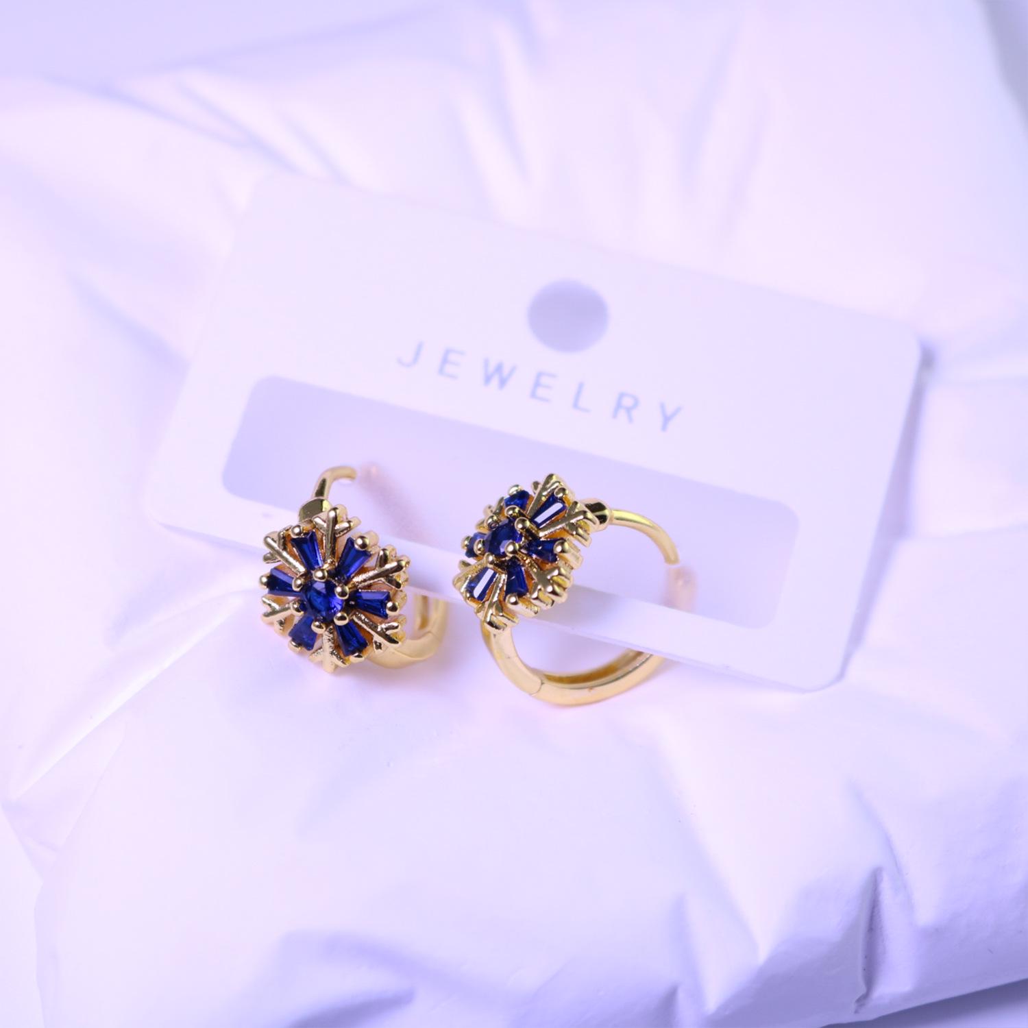 Завораживающие синие циркониевые снежинки - Наружные серьги-манжеты - Роскошные и универсальные рождественские серьги