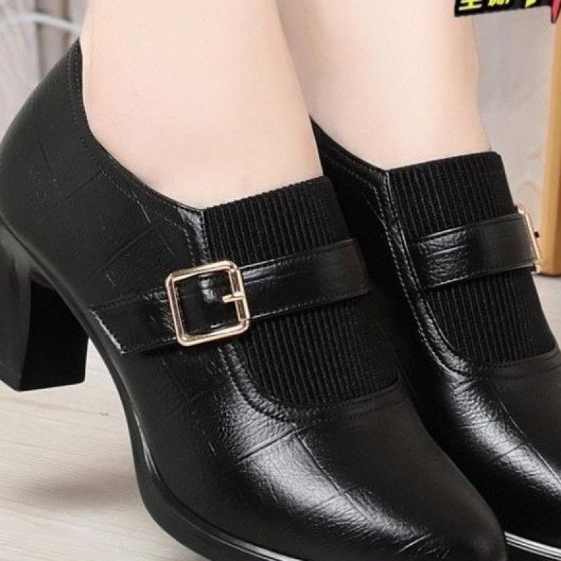 Women's British-Style Summer Loafers Breathable Mesh Leather Flats Soft Sole Perforated Design Comfortable Slip-On Shoes