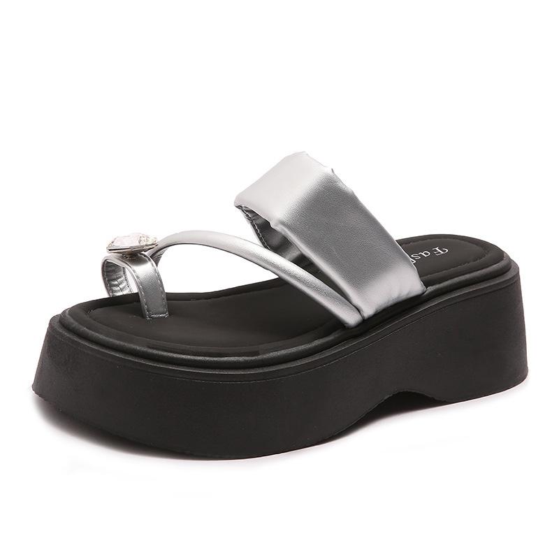 Small Man Height-increasing Platform Beach Shoes Women's Outer Wear 2025 Summer New High-end Silver Rhinestone Toe Slippers