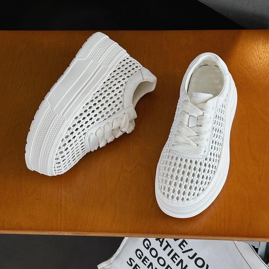 Korean version of thick-soled hollow fashion casual shoes women's 2025 summer new woven mesh white shoes versatile muffin shoes