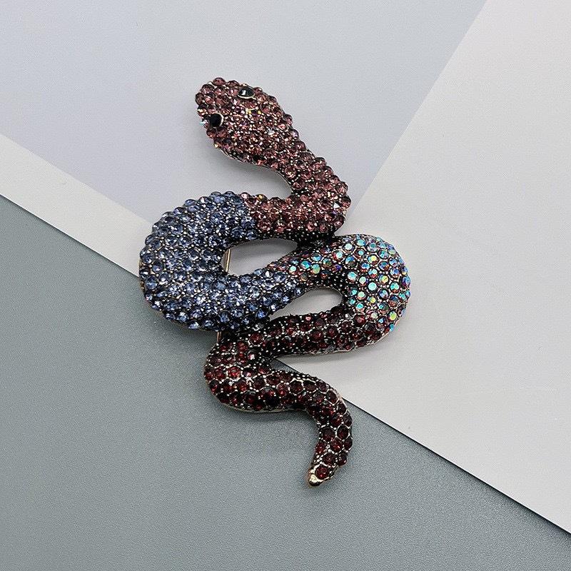Exquisite Zodiac Snake Brooch: Full Water Drill Fashion Pin
