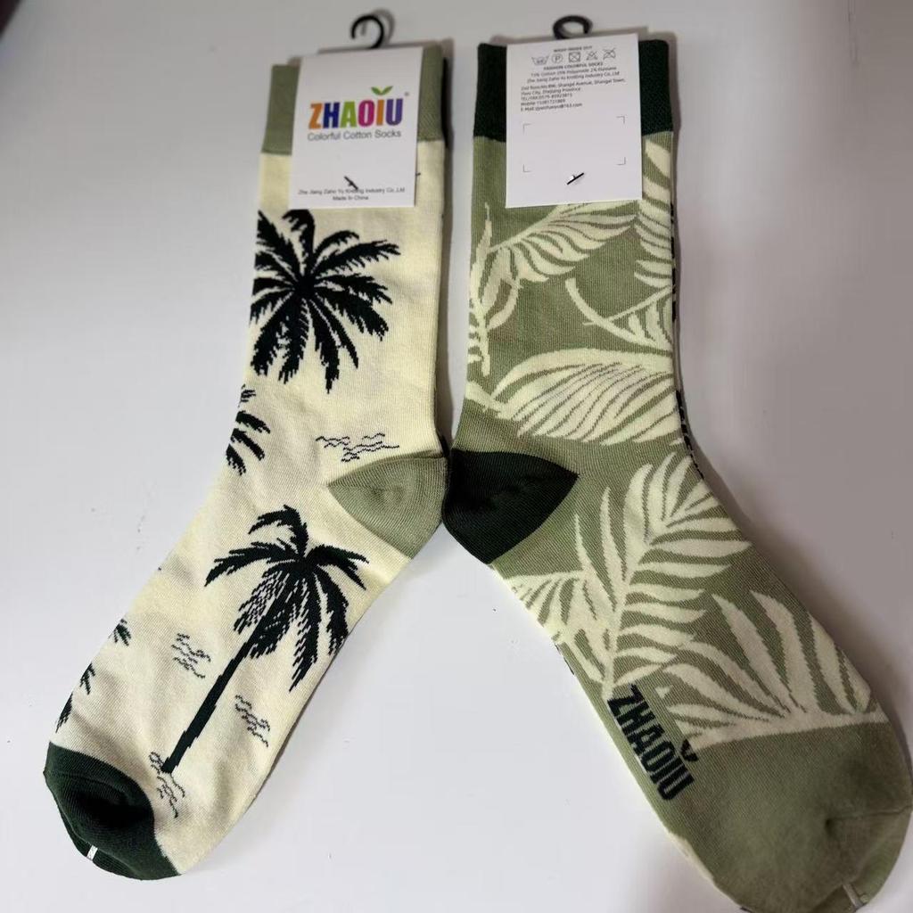 Original Asymmetrische Cartoon Hip Hop Baumwollsocken für Paare - Wadenhoch Mandarinenente Stil für Damen und Herren