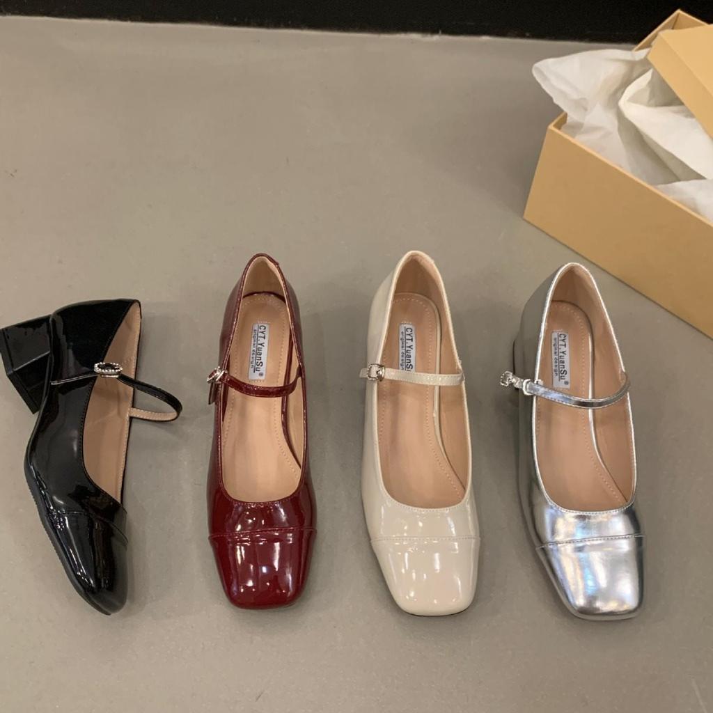 Sommer neue Modelle mit roten High Heels Abendschuhe Einzelne Schuhe Damenschuhe 2025 silberner Rock dicker Absatz Mary Jane