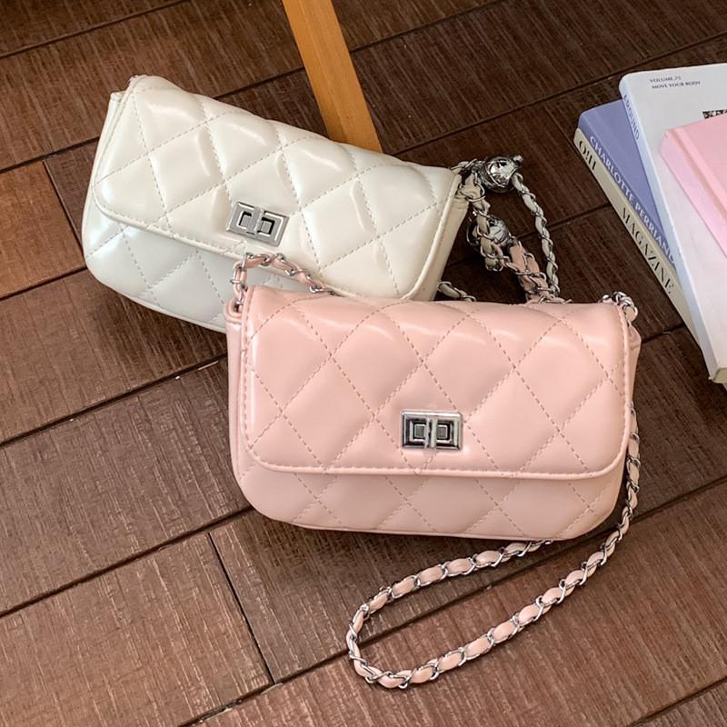 IELGY Ladies Chain Bag Fashionable All-Match Commuter Crossbody Square Bag