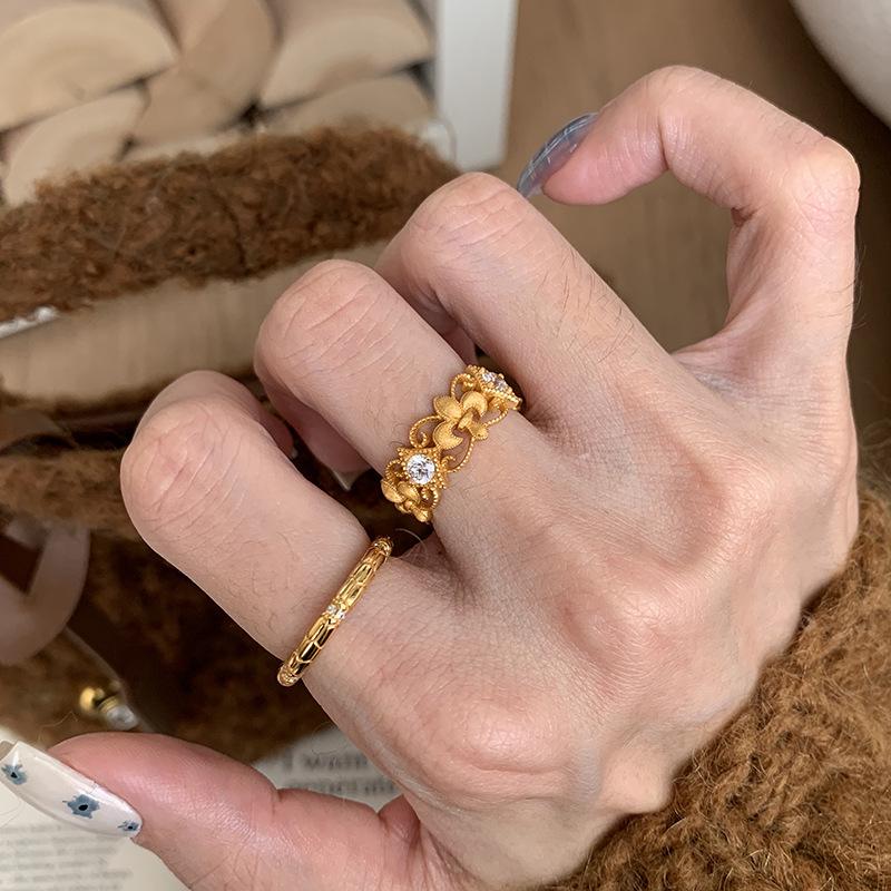 Xiaohongshu Golden Iris Ring for Women: Classic, Stylish, Versatile Retro Design