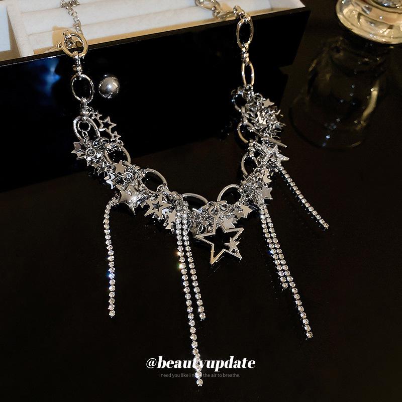 Rhinestone Star Tassel Necklace: Elegant European-American Clavicle Chain with Sequin Cutout for a Versatile, Luxurious, Sweet and Cool Style.