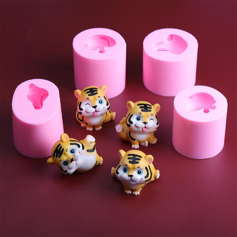 Cute Tiger Mold Plaster Mousse Cake Fondant Baking Utensils Aroma Candle Silicone Mold Animal Resin Molds Candle Making Kit