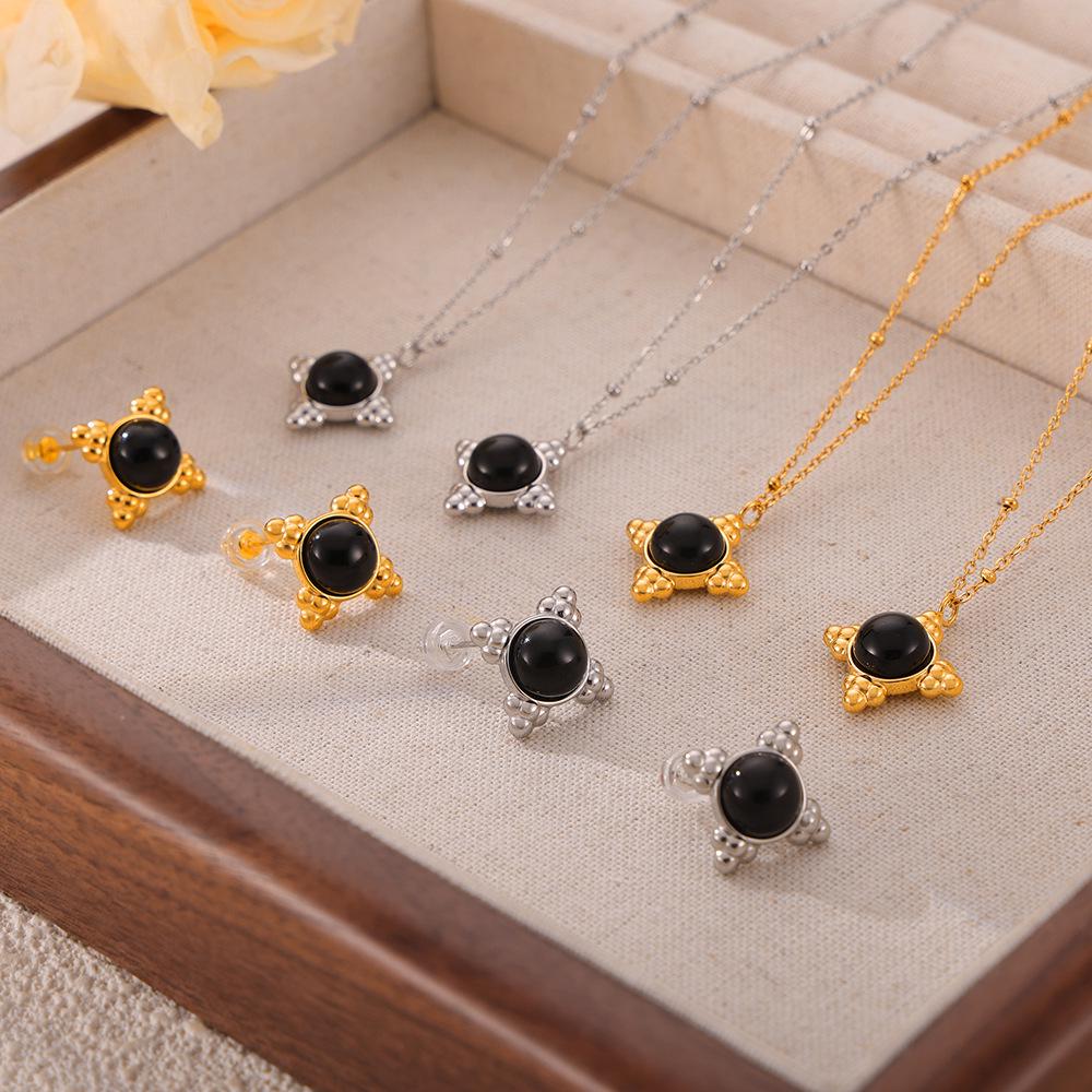 

Stylish Black Agate Pendant Jewelry Set in Gold-Plated Titanium Steel