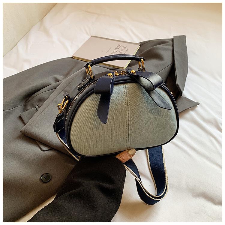 

New Spring Women Casual and Simple Crossbody Bag Fashiable and Versatile Shoulder Bag High Value Small Durable Square Bag белый