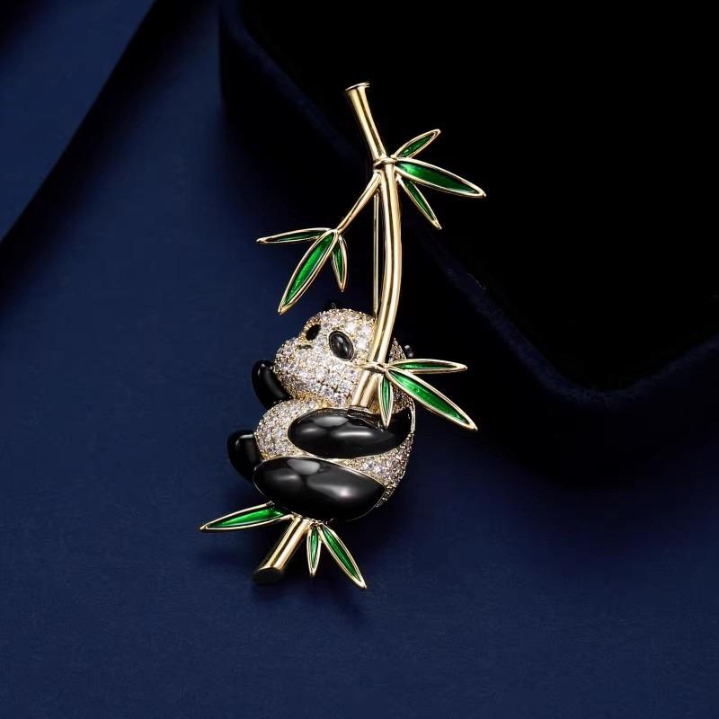 Cute Panda Hugging Bamboo Brooch, Men's and Women's Niche Design Sense Brooch Badge, Elegant Corsage