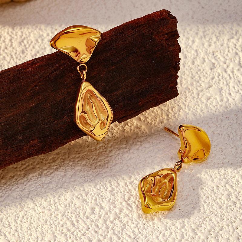 Chenhe Jewelry Women's High-end Sense Light Luxury Non-fading Stainless Steel Earrings Fashion Versatile Earrings Gold Earrings