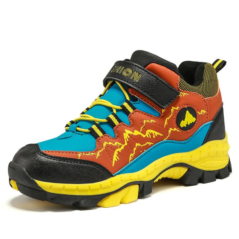 Plus-Size Kids' Sports Shoes: Hiking, Travel, High-Top Warm Cotton Shoes, Snow Boots with Steel Claws for Autumn and Winter.