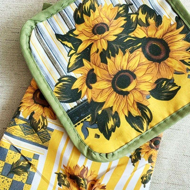 2pcs Sunflower Printed Kitchen Gloves with Comfortable Pad Design for Cooking, Baking, Gardening, and Outdoor Activities