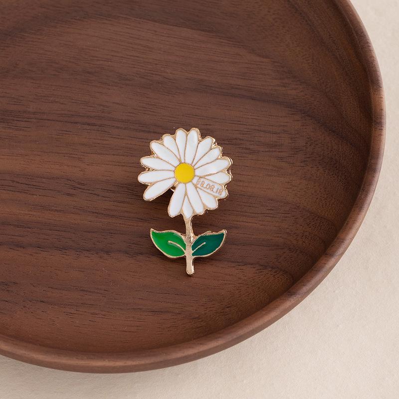 Brosche Kran & Hirsch im chinesischen Stil mit Lotus und Koi - Kreatives Retro-Metallpin-Accessoire